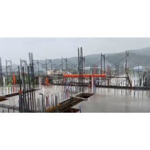 四樓版灌漿完成後養護